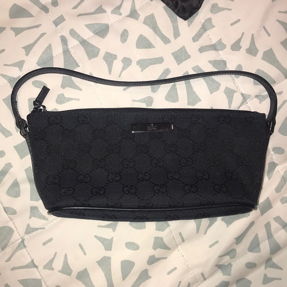 Gucci Handbags - Authentic Gucci handbag